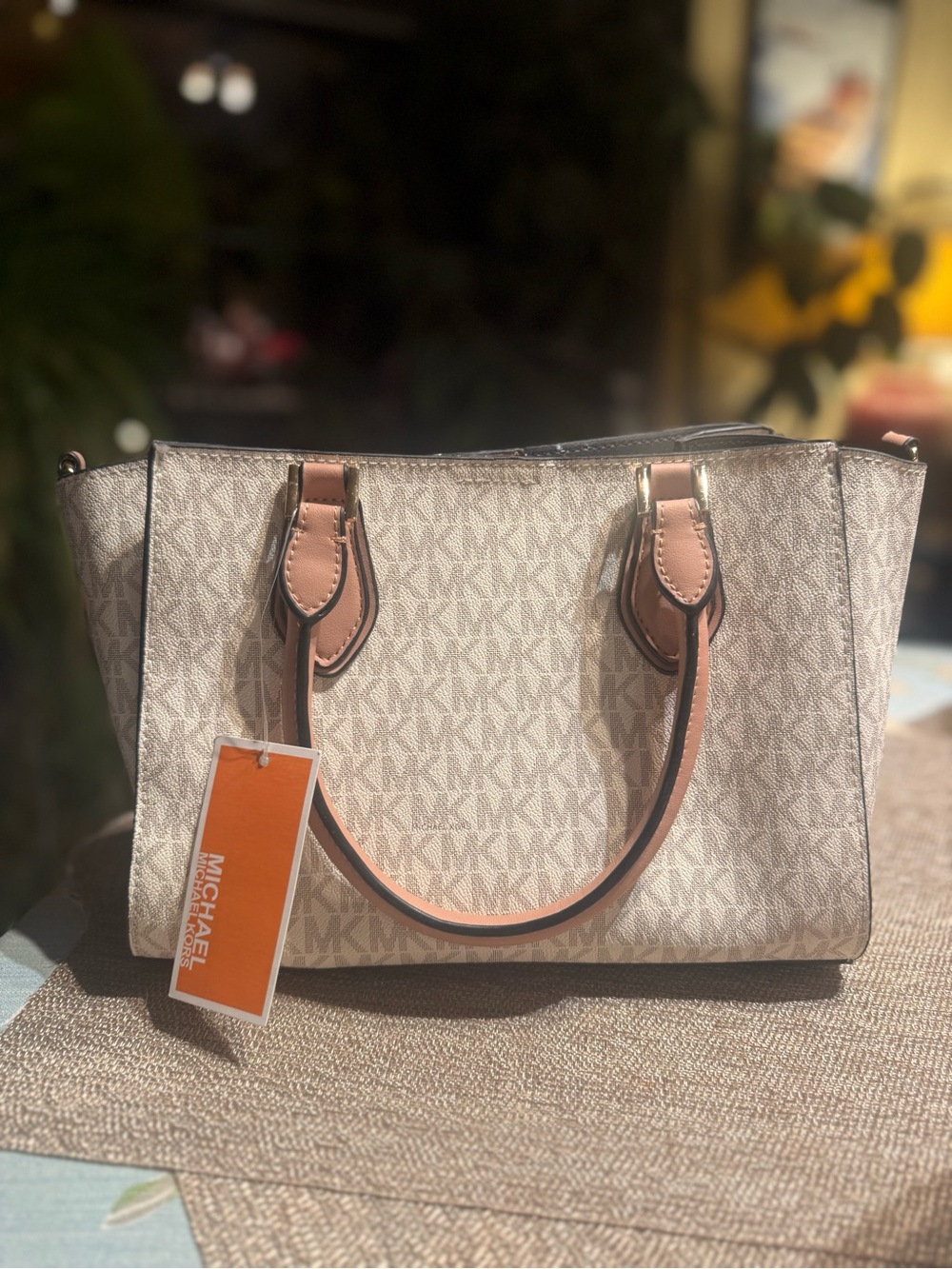 NWT Michael Kors Jet Set Charm Signature MK Tote Off White Pink Handbag-No Strap - Picture 1 of 3